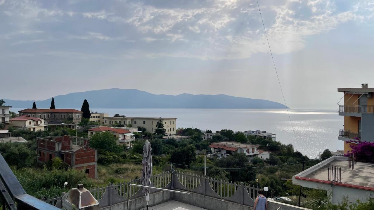 Kondo Stays - Azure Apartments Vlorë Εξωτερικό φωτογραφία